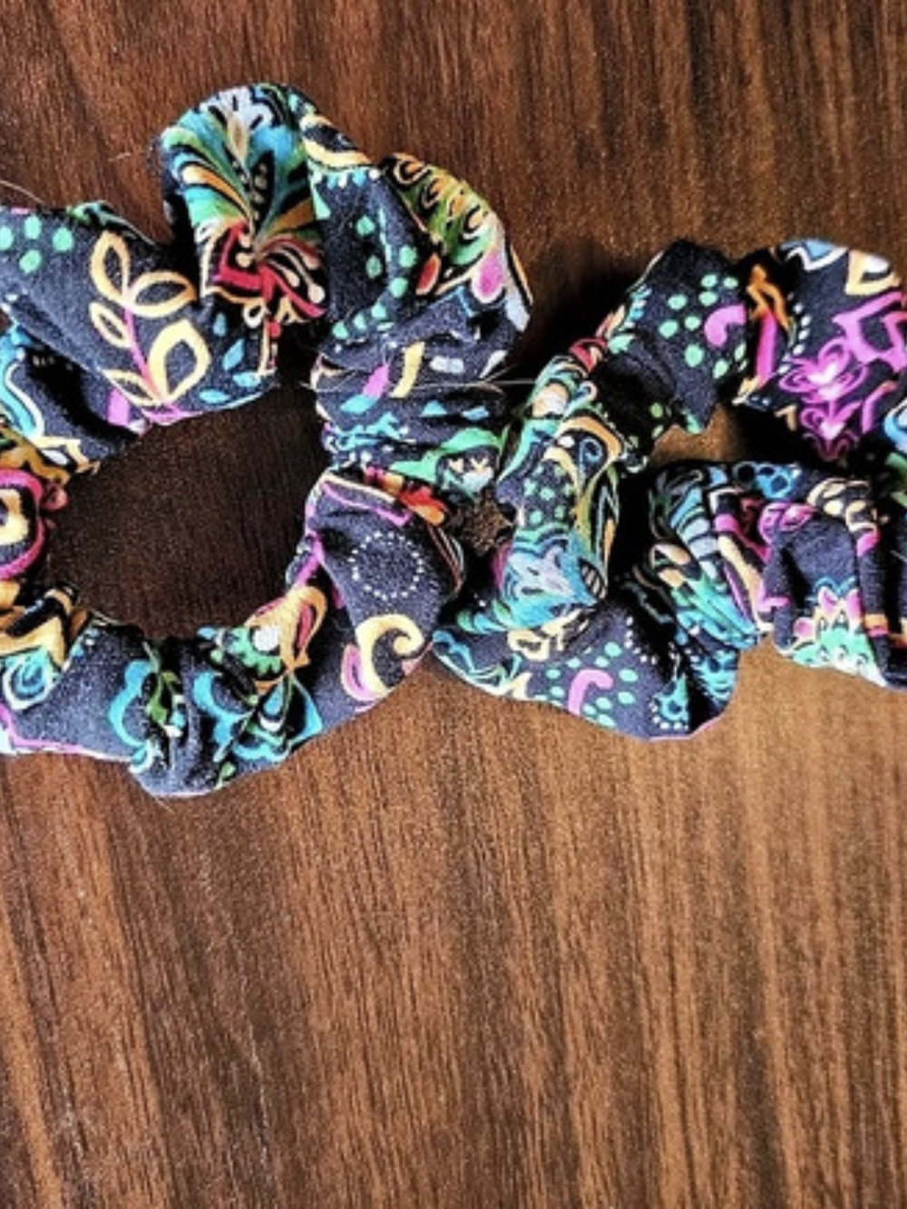 Coriandwr & Cumin Paisley Scrunchie Set in Black & Neon Handmade